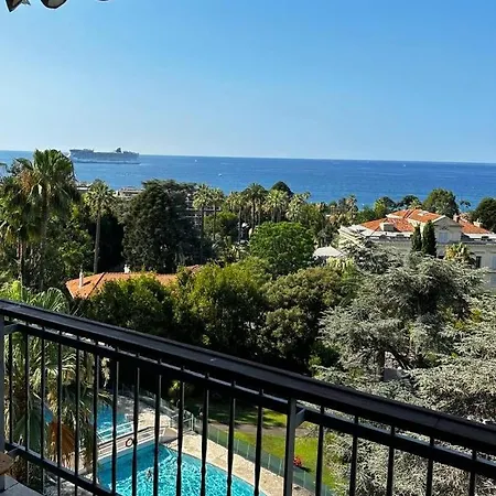 Blue Riviera Luxe شقة