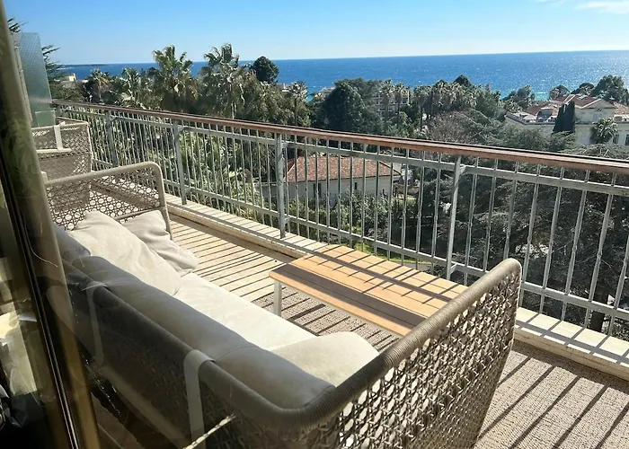 Daire Blue Riviera Luxe