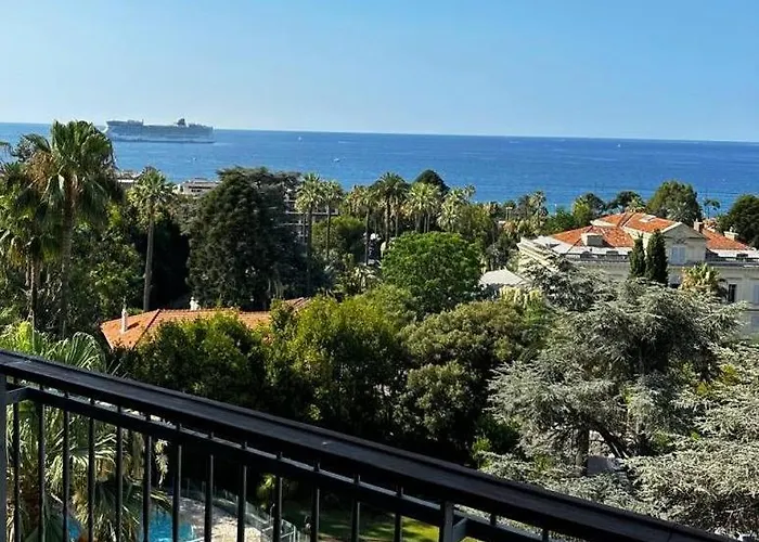 Blue Riviera Luxe Daire