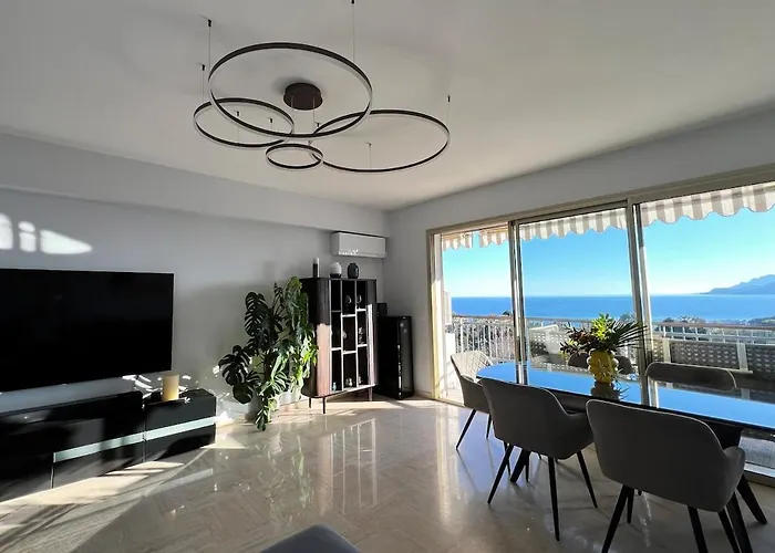 Blue Riviera Luxe Daire *